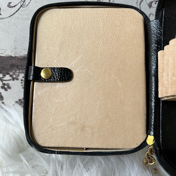 Juicy Couture Train Case - Picture 8 of 16